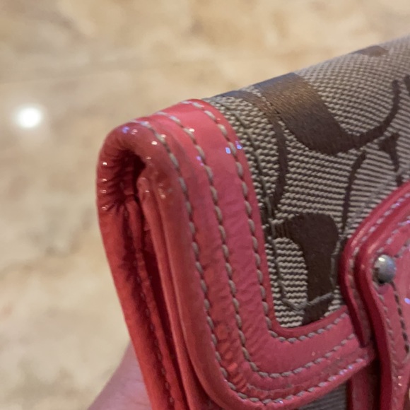 Coach bifold wallet with pink leather trim - Picture 6 of 7